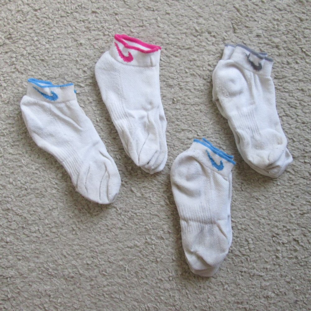 NIKE BUNDLE OF WOMENS BLUE/PINK/GRAY QUARTER ANKLE SOCKS